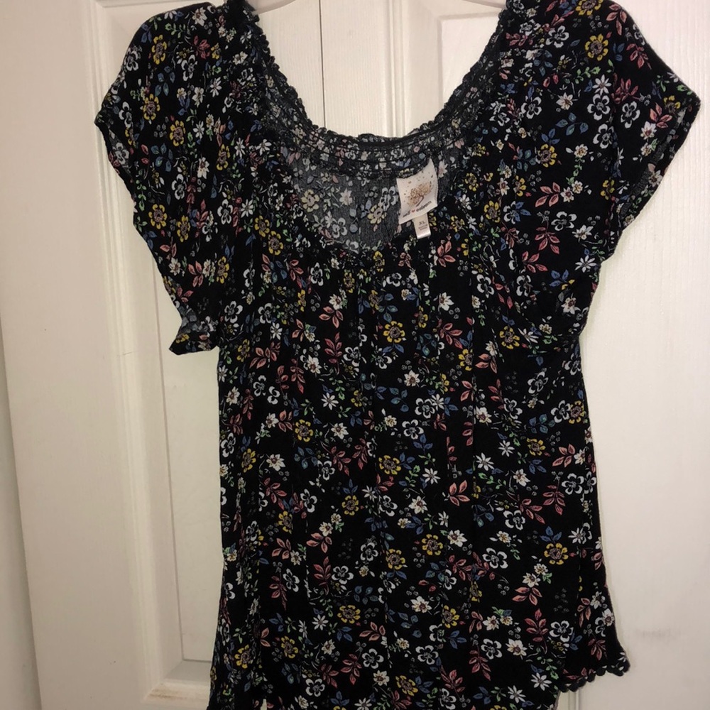 Black short sleeve flower blouse